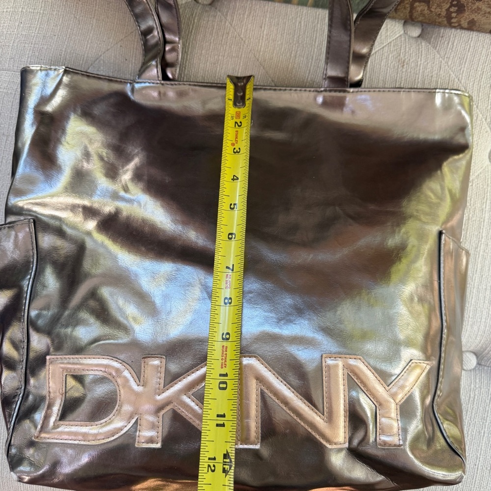 DKNY Bag Extra Large Metallic Silver Tote! NWOT!!! - Picture 5 of 7